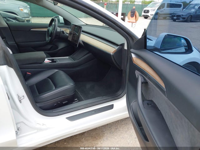 45363749 :رقم المزاد ، 5YJ3E1EA3MF962631 vin ، 2021 Tesla Model 3 Standard Range Plus Rear-wheel Drive مزاد بيع