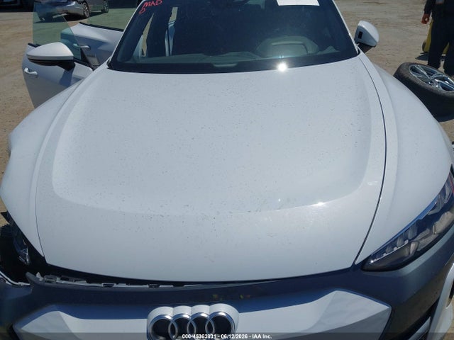 Продажа на аукционе авто 2024 Audi E-tron Gt Premium Plus Quattro, vin: WAUFJBFW4R7004763, номер лота: 45363831