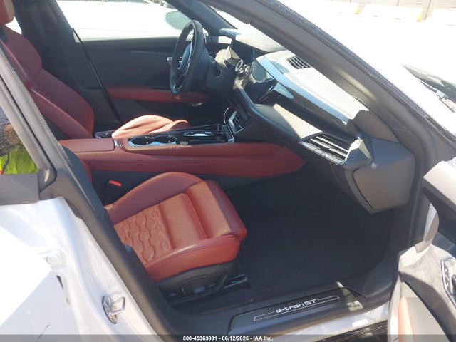 Продажа на аукционе авто 2024 Audi E-tron Gt Premium Plus Quattro, vin: WAUFJBFW4R7004763, номер лота: 45363831