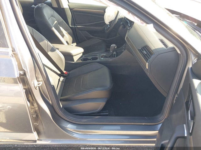 45363839 :رقم المزاد ، 3VWG57BU5KM061415 vin ، 2019 Volkswagen Jetta 1.4t Sel Premium مزاد بيع