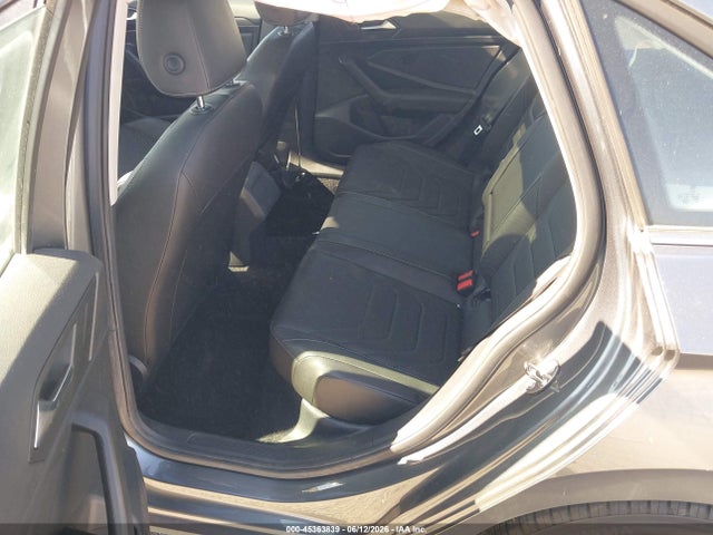 45363839 :رقم المزاد ، 3VWG57BU5KM061415 vin ، 2019 Volkswagen Jetta 1.4t Sel Premium مزاد بيع