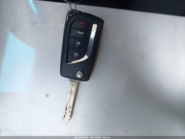 45363858 :رقم المزاد ، 4T1C11AK1LU963756 vin ، 2020 Toyota Camry Le مزاد بيع