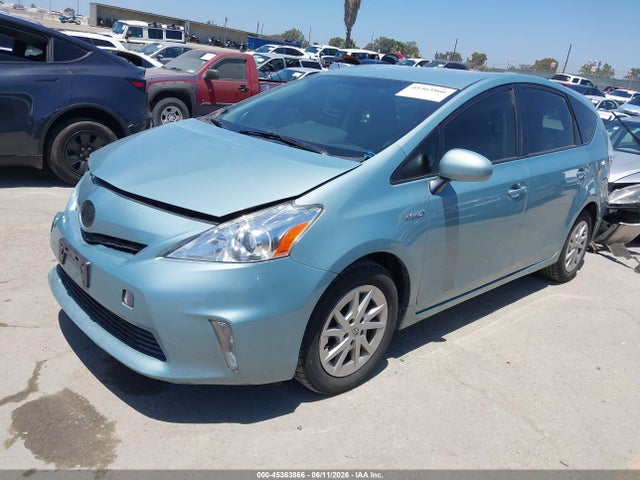 Toyota Prius V Three 2014 JTDZN3EU6EJ014802 Image 2