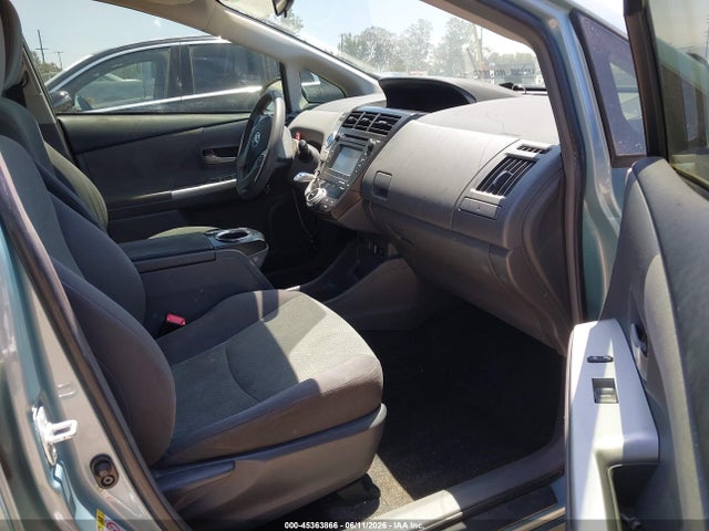 Toyota Prius V Three 2014 JTDZN3EU6EJ014802 Image 5