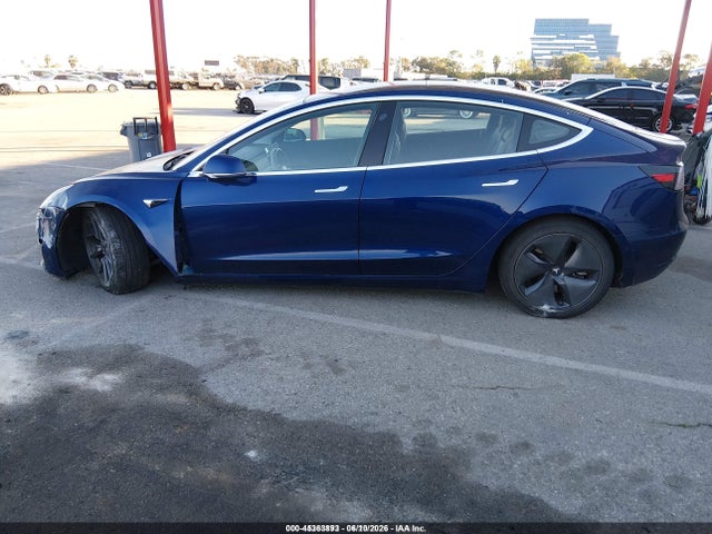 Tesla Model 3 Long Range/mid Range 2018 5YJ3E1EA2JF046194 Image 14