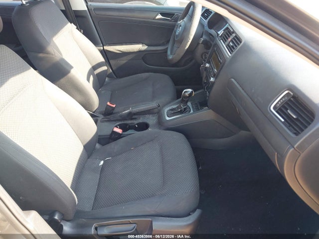 Продажа на аукционе авто 2011 Volkswagen Jetta 2.0l S, vin: 3VW2K7AJ0BM010107, номер лота: 45363986