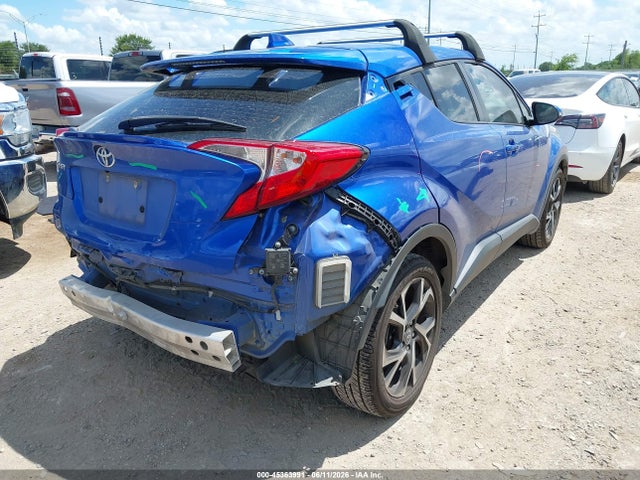 NMTKHMBX7NR140729 Toyota C-HR XLE
