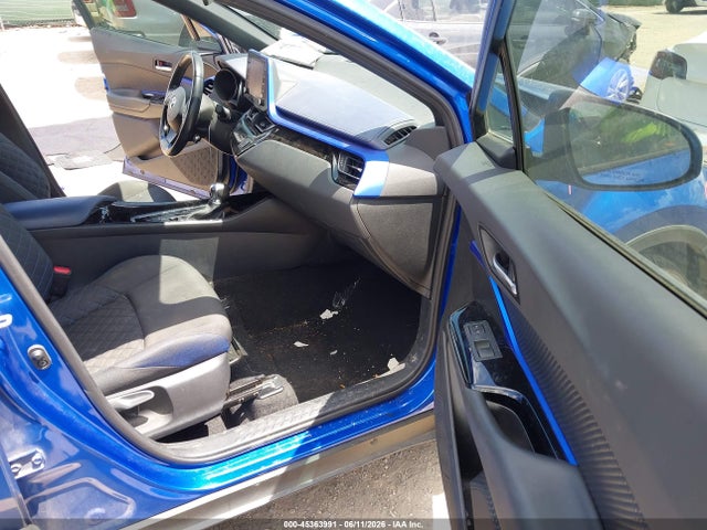 NMTKHMBX7NR140729 Toyota C-HR XLE