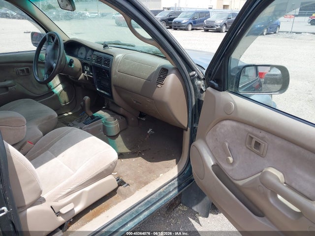 Aukcja sprzedaży 2001 Toyota Tacoma, vin: 5TEWM72N01Z772936, numer aukcji: 45364076