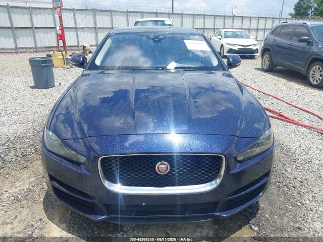 45364380 :رقم المزاد ، SAJAD4BG4HA950461 vin ، 2017 Jaguar Xe 25t Premium مزاد بيع