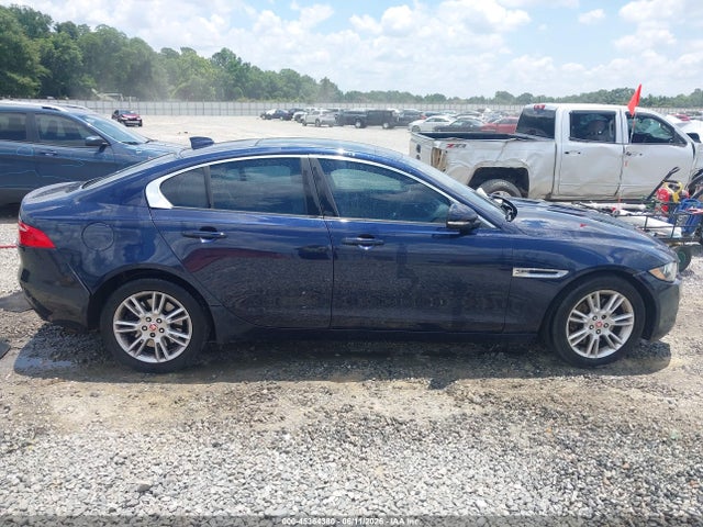 45364380 :رقم المزاد ، SAJAD4BG4HA950461 vin ، 2017 Jaguar Xe 25t Premium مزاد بيع