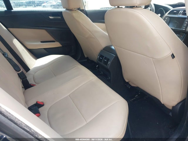 45364380 :رقم المزاد ، SAJAD4BG4HA950461 vin ، 2017 Jaguar Xe 25t Premium مزاد بيع