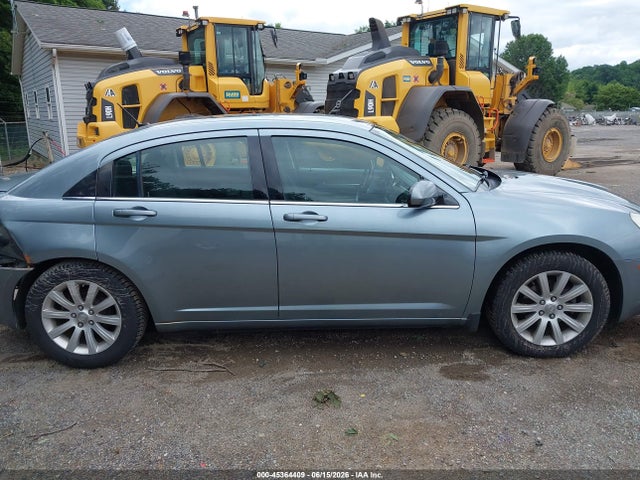 45364409 :رقم المزاد ، 1C3CC5FB7AN205429 vin ، 2010 Chrysler Sebring Limited مزاد بيع