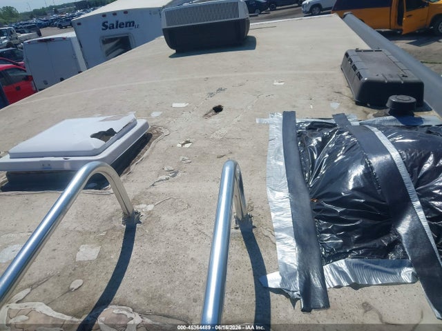 Riverside Travel Trailer 2018 521BT2114JP016720 Image 6