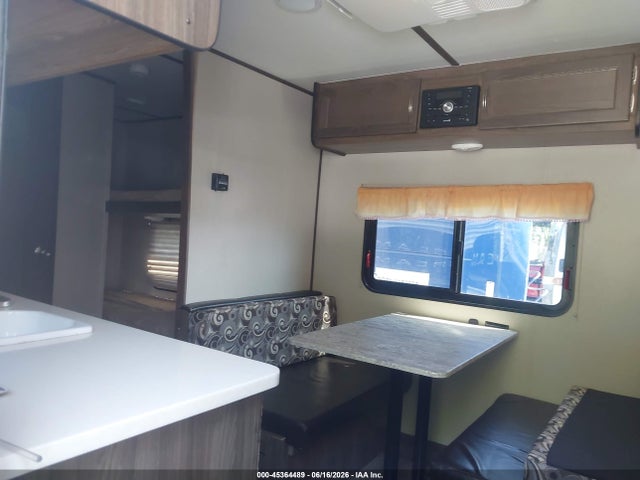 Riverside Travel Trailer 2018 521BT2114JP016720 Image 8