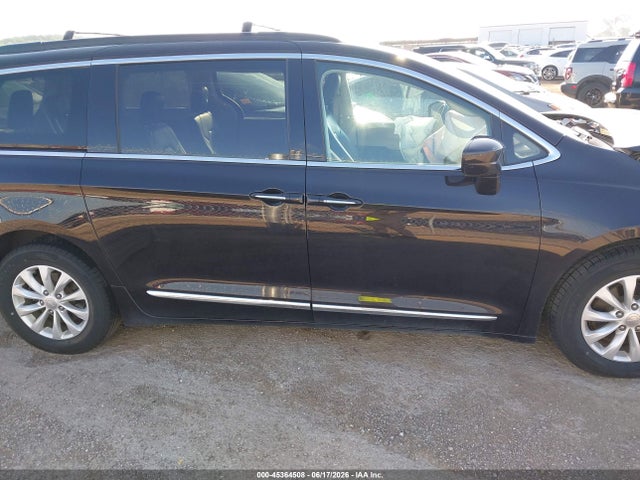 Aukcja sprzedaży 2017 Chrysler Pacifica Touring-l, vin: 2C4RC1BG2HR644910, numer aukcji: 45364508