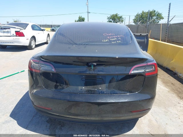 45364532 :رقم المزاد ، 5YJ3E1EA5JF034475 vin ، 2018 Tesla Model 3 Long Range/mid Range مزاد بيع