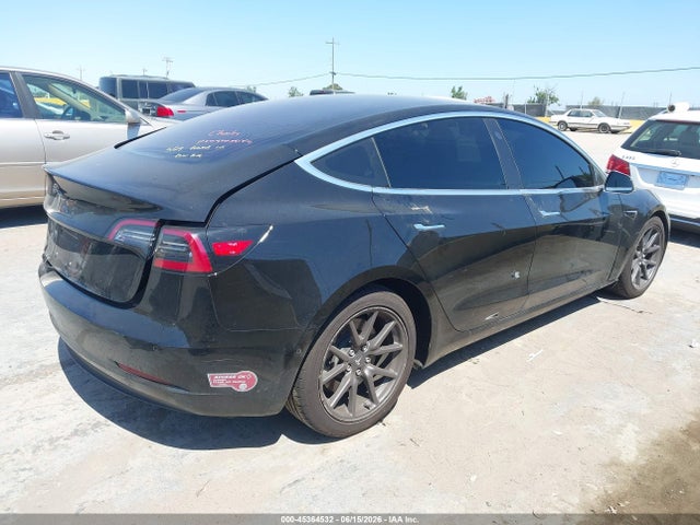 45364532 :رقم المزاد ، 5YJ3E1EA5JF034475 vin ، 2018 Tesla Model 3 Long Range/mid Range مزاد بيع