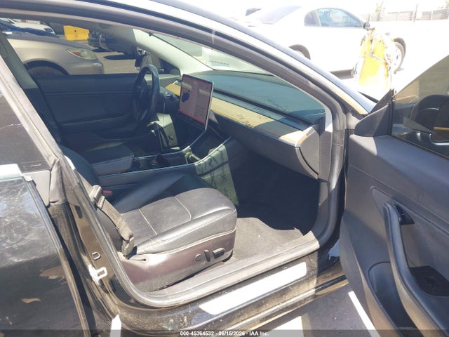 45364532 :رقم المزاد ، 5YJ3E1EA5JF034475 vin ، 2018 Tesla Model 3 Long Range/mid Range مزاد بيع