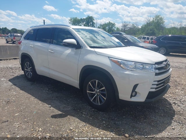 Toyota Highlander Xle 2017 5TDJZRFH4HS521856 Image 1
