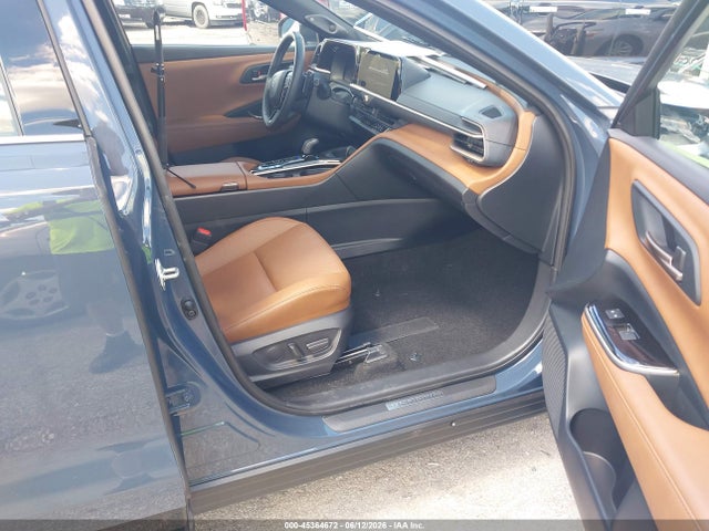 JTDACAAJ4S3021184 Toyota Crown Signia Limited