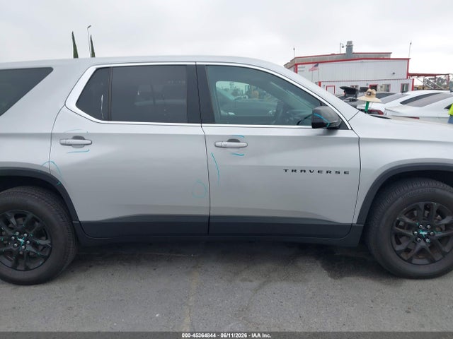 1GNERFKW3JJ245572 Chevrolet Traverse Ls