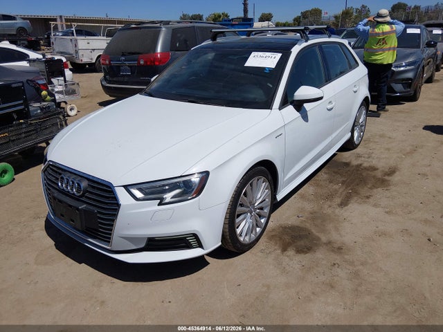 Audi A3 Sportback E-tron Premium 2017 WAUUPBFF2HA034674 Image 2