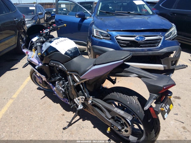 Suzuki Gsx800 F 2024 JS1EM13B7R7103542 Image 3
