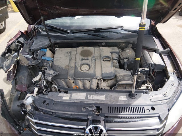 2013 Volkswagen Passat 2.5l Se მანქანა იყიდება აუქციონზე, vin: 1VWBP7A38DC104646, აუქციონის ნომერი: 45365025