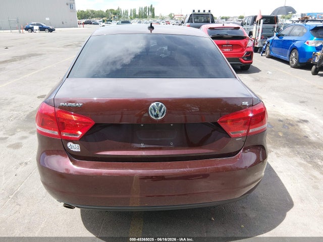 2013 Volkswagen Passat 2.5l Se მანქანა იყიდება აუქციონზე, vin: 1VWBP7A38DC104646, აუქციონის ნომერი: 45365025