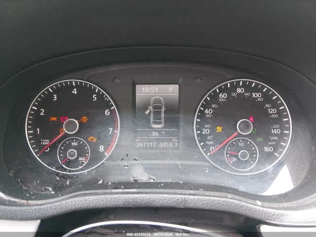 2013 Volkswagen Passat 2.5l Se მანქანა იყიდება აუქციონზე, vin: 1VWBP7A38DC104646, აუქციონის ნომერი: 45365025