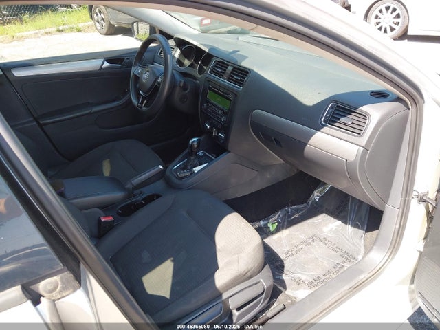 3VWD17AJ9FM329779 Volkswagen Jetta 1.8t Se