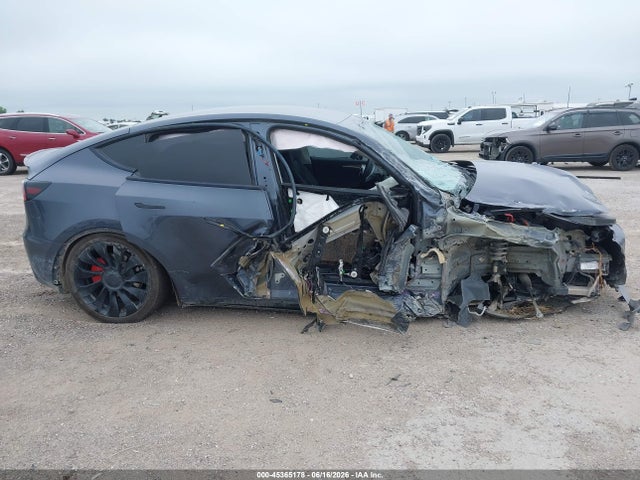 45365178 :رقم المزاد ، 7SAYGDEF4NF540644 vin ، 2022 Tesla Model Y Performance Dual Motor All-wheel Drive مزاد بيع