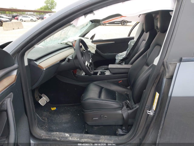 45365178 :رقم المزاد ، 7SAYGDEF4NF540644 vin ، 2022 Tesla Model Y Performance Dual Motor All-wheel Drive مزاد بيع