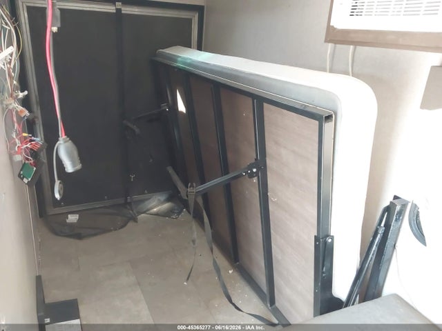 45365277 :رقم المزاد ، 7J3S1EB13NS006228 vin ، 2022 Sunray Motorhome مزاد بيع