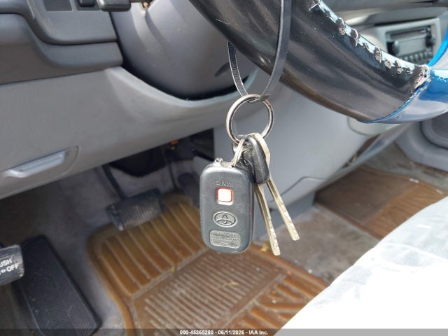 2002 Toyota Sienna Le მანქანა იყიდება აუქციონზე, vin: 4T3ZF13C42U419629, აუქციონის ნომერი: 45365280