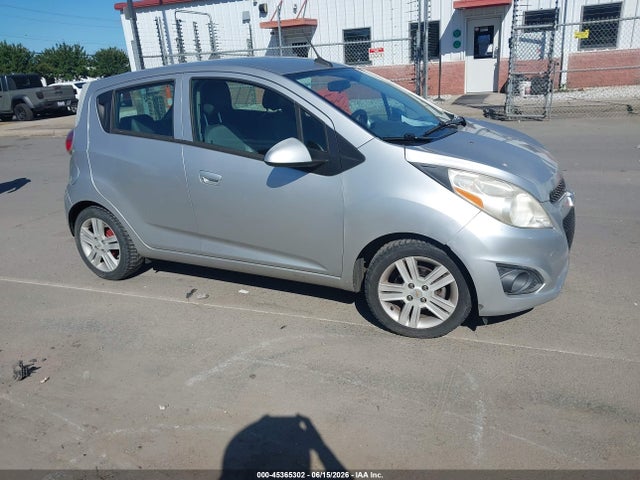 Продажа на аукционе авто 2014 Chevrolet Spark Ls Auto, vin: KL8CB6S90EC586056, номер лота: 45365302