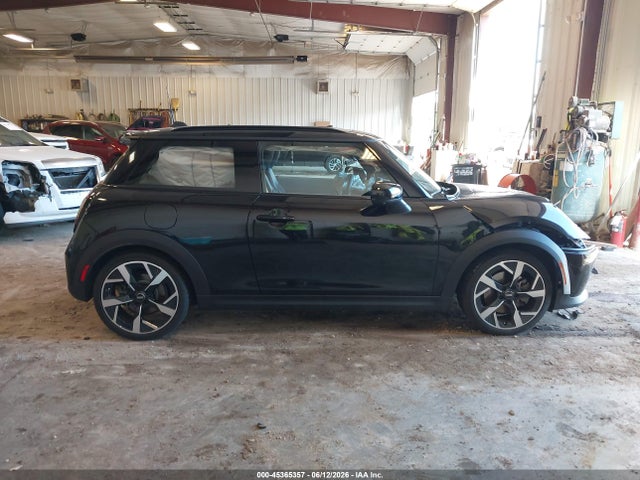 Продажа на аукционе авто 2025 Mini Hardtop Cooper S, vin: WMW23GD0XS2W16019, номер лота: 45365357