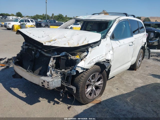 Toyota Highlander Le Plus V6 2016 5TDBKRFHXGS242144 Image 2