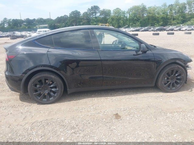 Продажа на аукционе авто 2024 Tesla Model Y Long Range Dual Motor All-wheel Drive, vin: 7SAYGDEE6RA245443, номер лота: 45365501