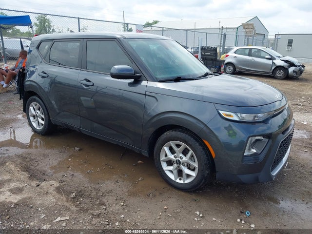 2022 Kia Soul Lx მანქანა იყიდება აუქციონზე, vin: KNDJ23AU7N7801413, აუქციონის ნომერი: 45365504