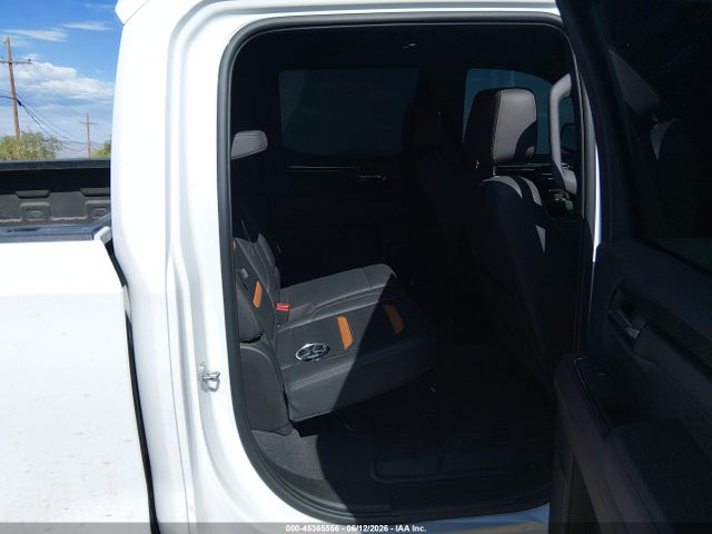 3GTPUEEL5NG526369 GMC Sierra 1500 At4