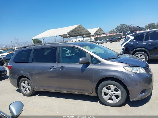 Продаж на аукціоні авто 2015 Toyota Sienna Le 8 Passenger, vin: 5TDKK3DC4FS583509, номер лоту: 45365587