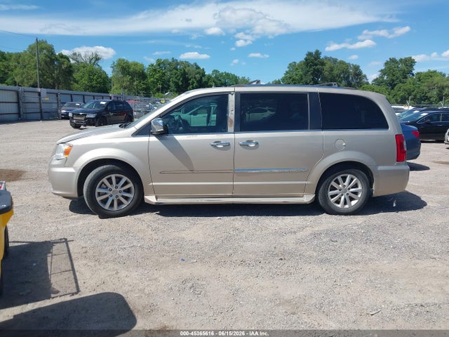 2016 Chrysler Town & Country Limited Platinum მანქანა იყიდება აუქციონზე, vin: 2C4RC1GG5GR207068, აუქციონის ნომერი: 45365616