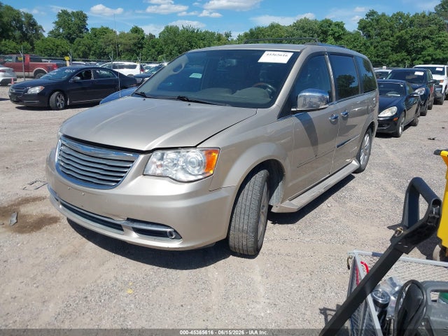 2016 Chrysler Town & Country Limited Platinum მანქანა იყიდება აუქციონზე, vin: 2C4RC1GG5GR207068, აუქციონის ნომერი: 45365616