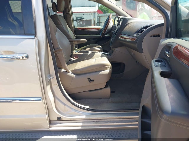 2016 Chrysler Town & Country Limited Platinum მანქანა იყიდება აუქციონზე, vin: 2C4RC1GG5GR207068, აუქციონის ნომერი: 45365616