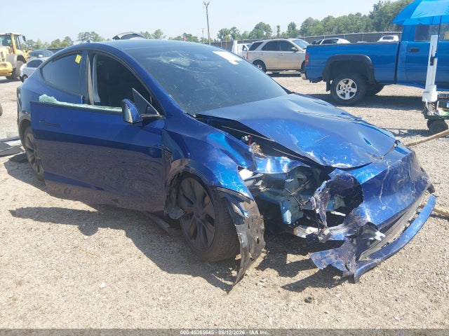 Tesla Model Y Long Range Dual Motor All-wheel Drive 2025 7SAYGAEE1SF290314 main image