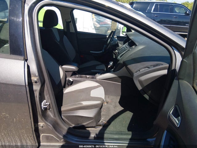 45365678 :رقم المزاد ، 1FAHP3F28CL402429 vin ، 2012 Ford Focus Se مزاد بيع