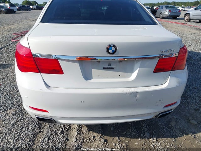 2011 Bmw 740i მანქანა იყიდება აუქციონზე, vin: WBAKA4C51BC392439, აუქციონის ნომერი: 45365758