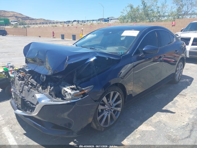 Mazda Mazda3 Premium Package 2019 3MZBPAEM0KM101753 Image 2